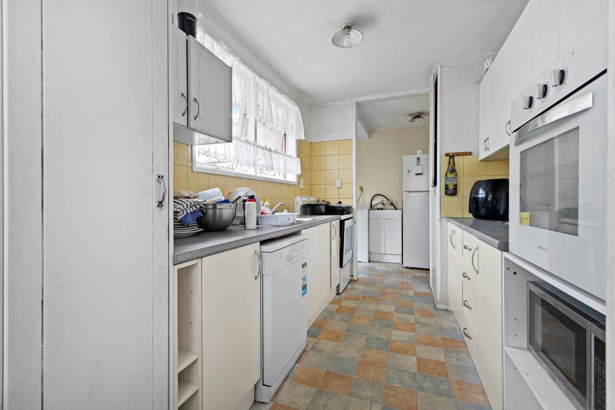 6 Geoffrey Place, Mangere East, Auckland - Carousel 2