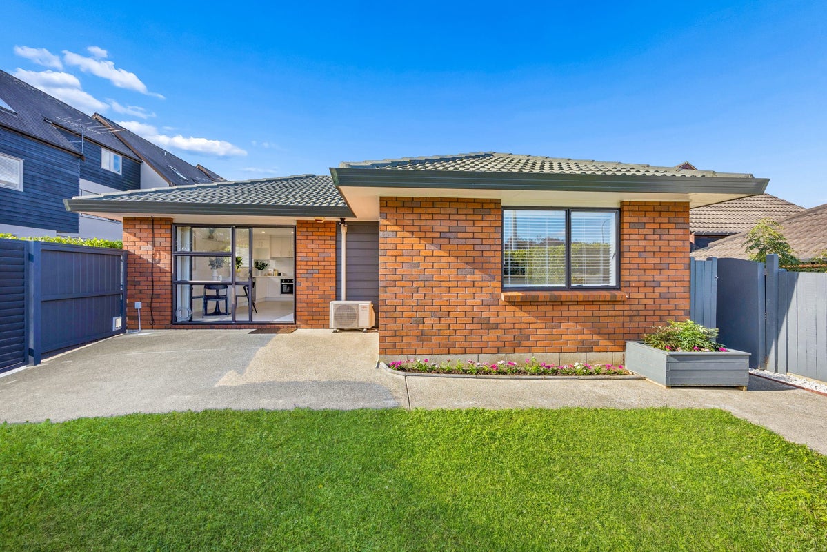1/696 Manukau Road, Royal Oak, Auckland - Carousel 1