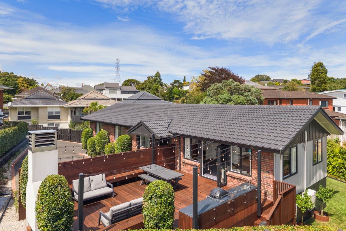9 Lindsay Place, Hillsborough, Auckland - Carousel 2