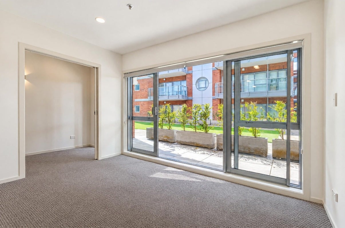 127/4 Wagener Place, Mount Albert, Auckland - Carousel 1
