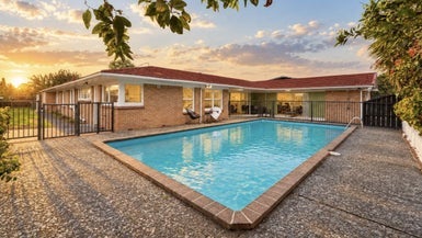 32 Alexander Avenue, Papatoetoe, Auckland - Carousel 1
