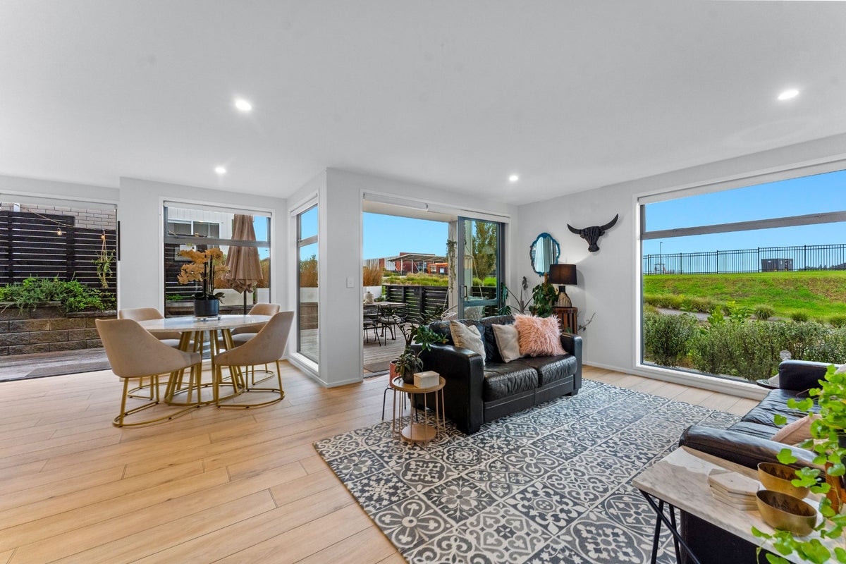 43 Jonah Lomu Drive, Karaka, Papakura - Carousel 2