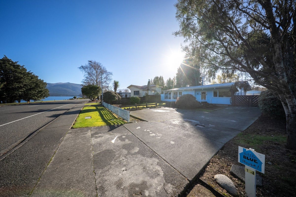 14 Lakefront Drive, Te Anau, Te Anau - Carousel 1