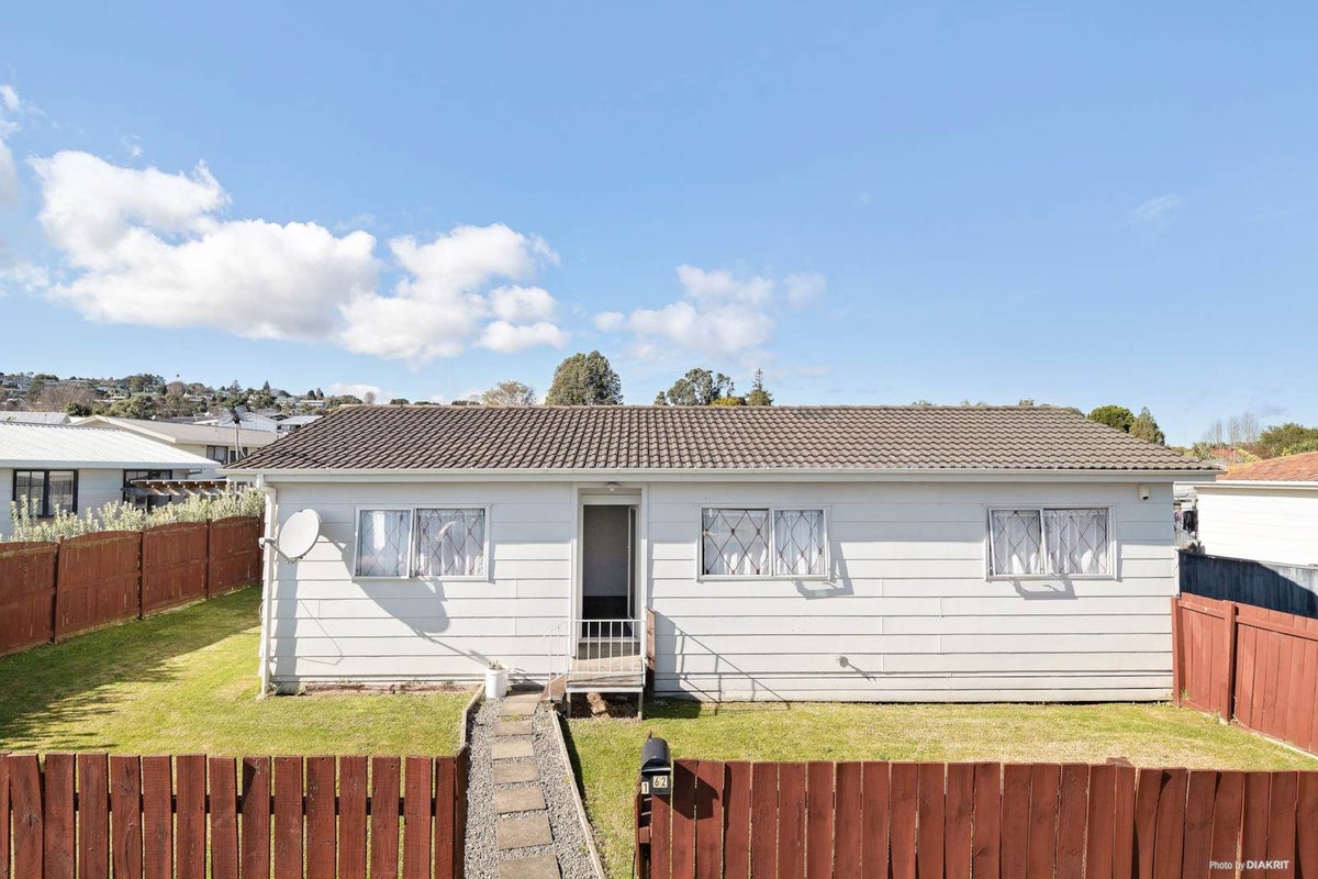 1/62 Redcrest Avenue, Red Hill, Papakura - Carousel 1