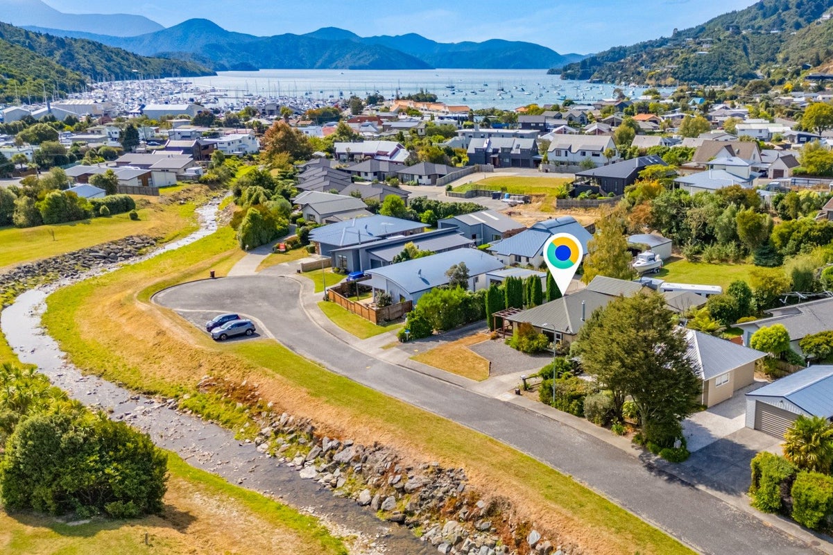 9 Captains Close, Waikawa, Picton - Carousel 1