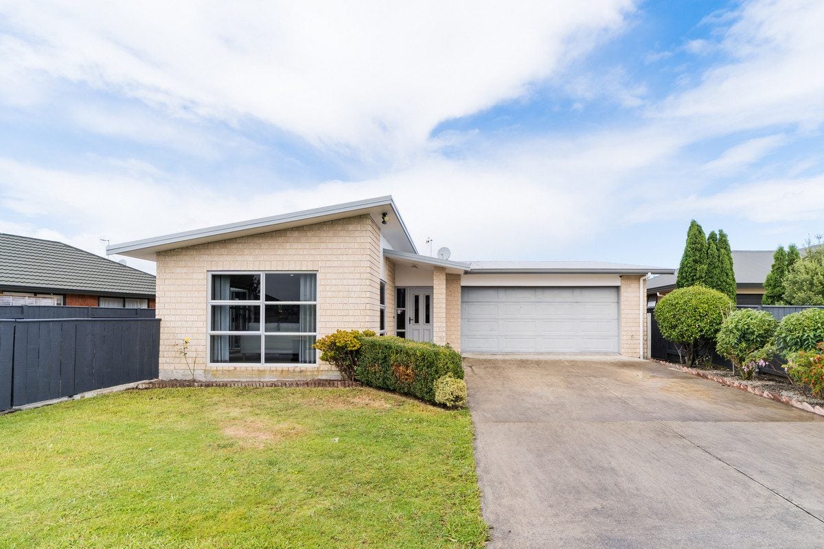 58 Branigan Parade, Kelvin Grove, Palmerston North - Carousel 1