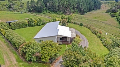 46 Oakland Lane, Shannon, Palmerston North - Carousel 1