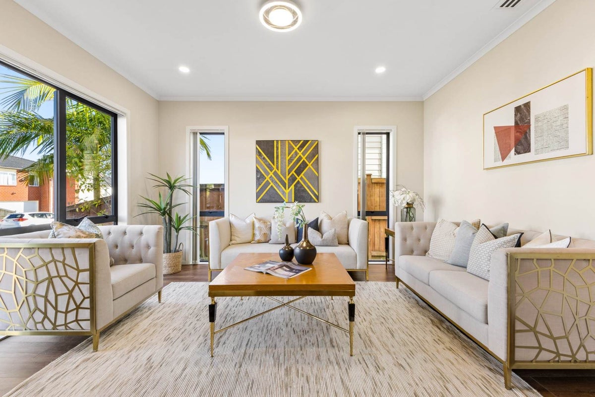 12 Hangahai Road, Flat Bush, Auckland - Carousel 2