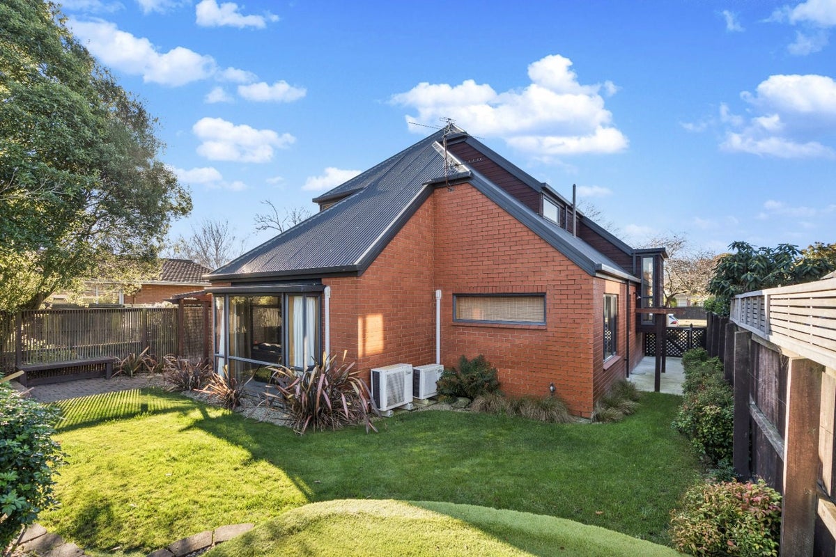 2/433 Memorial Avenue, Burnside, Christchurch - Carousel 13