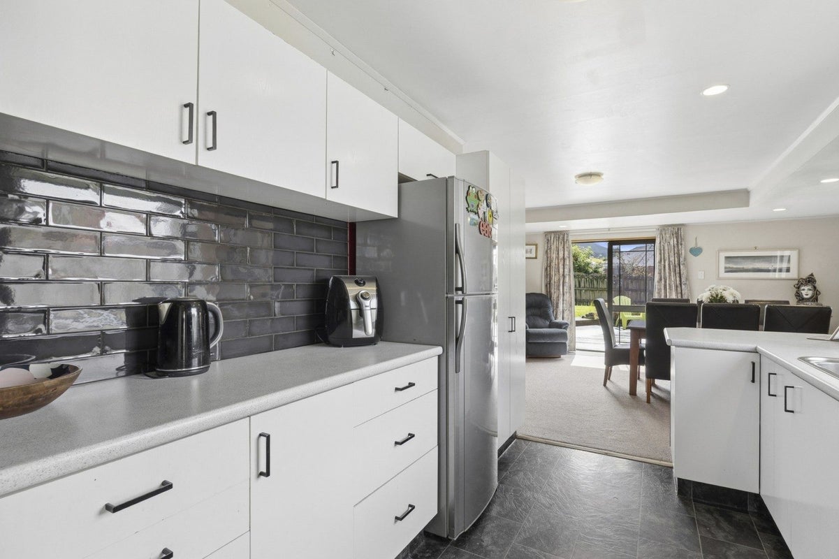 6 Tilburn Street, Halfway Bush, Dunedin - Carousel 2