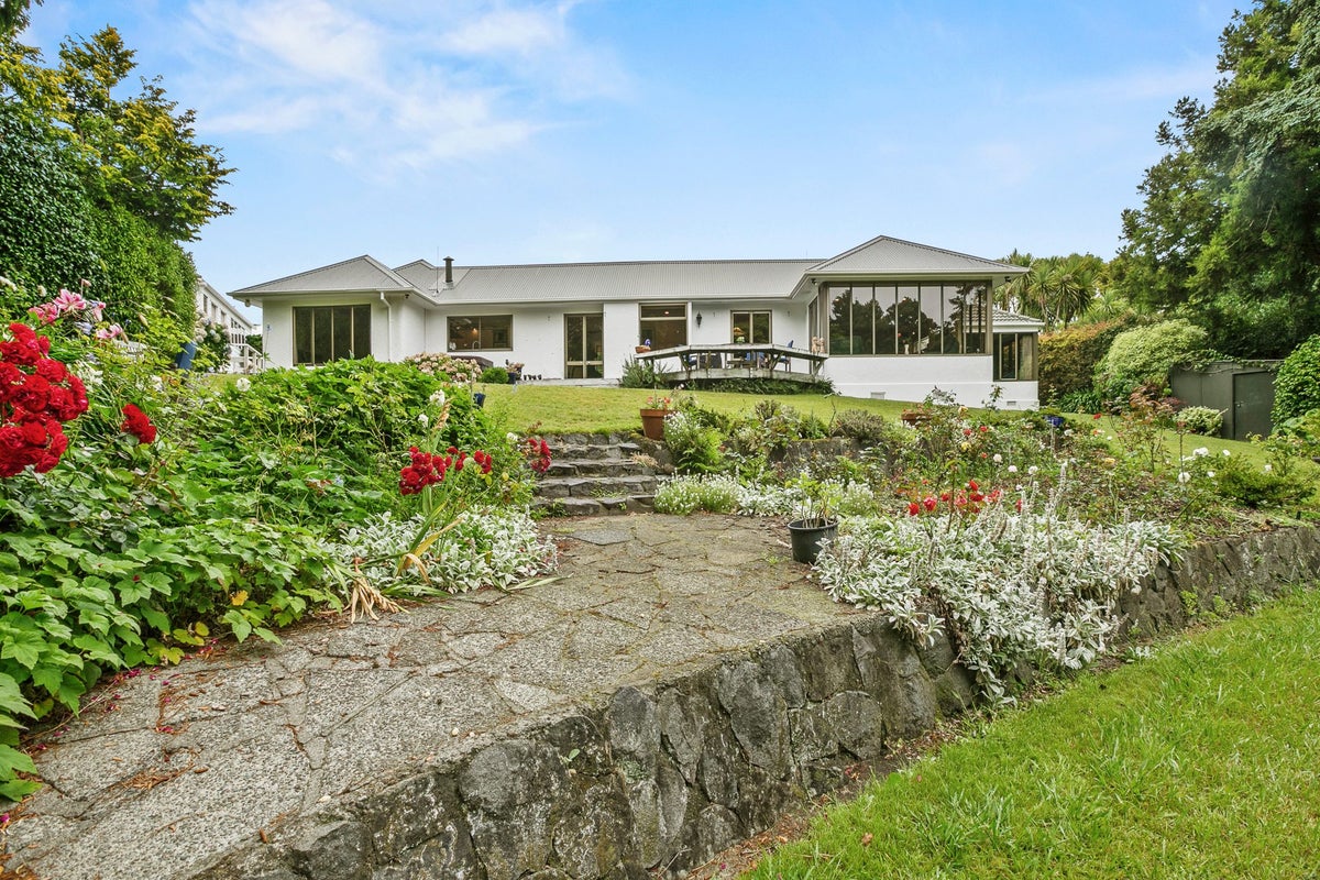 184C Seaview Road, Westown, New Plymouth - Carousel 1
