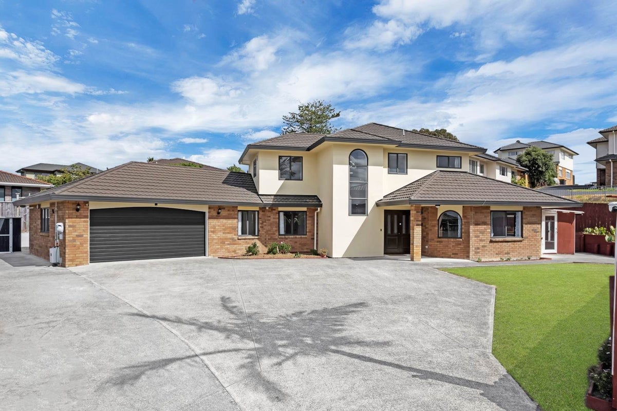 36 Piper Place, Goodwood Heights, Auckland - Carousel 1