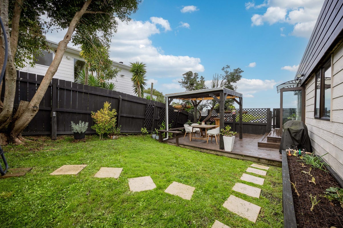 2/5 Witheford Drive, Bayview, Auckland - Carousel 1