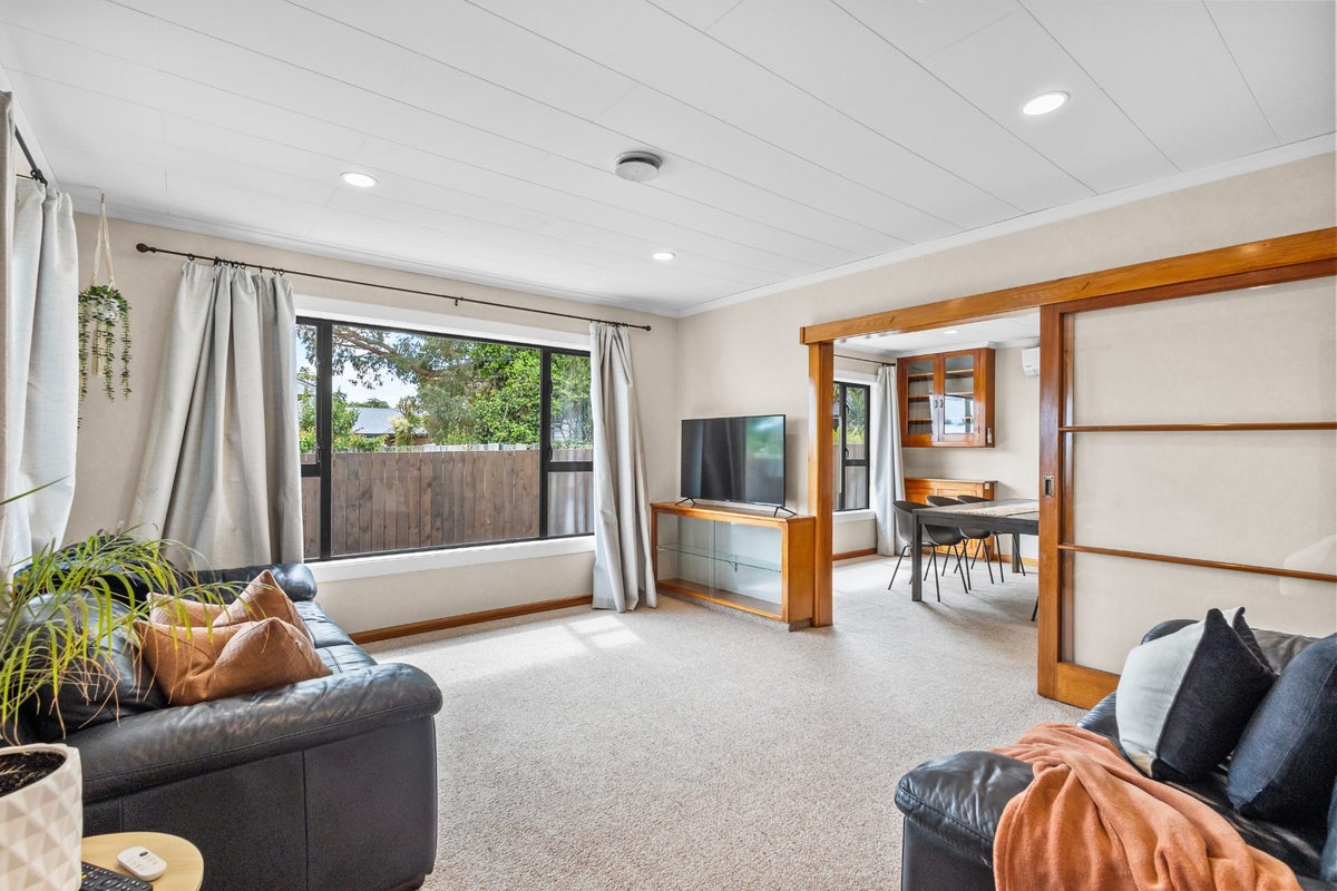 2 Wainoni Road, Wainoni, Christchurch - Carousel 2