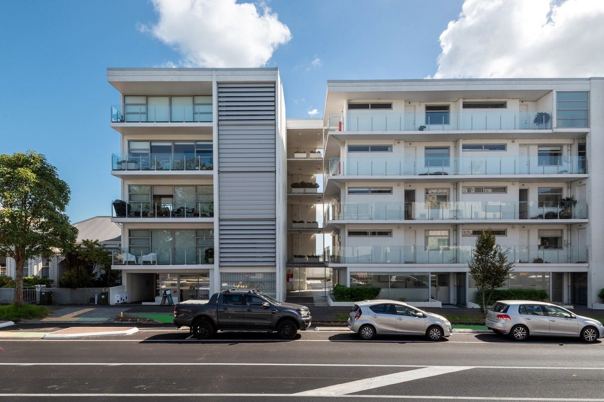 201/19 Surrey Crescent, Grey Lynn, Auckland - Carousel 1