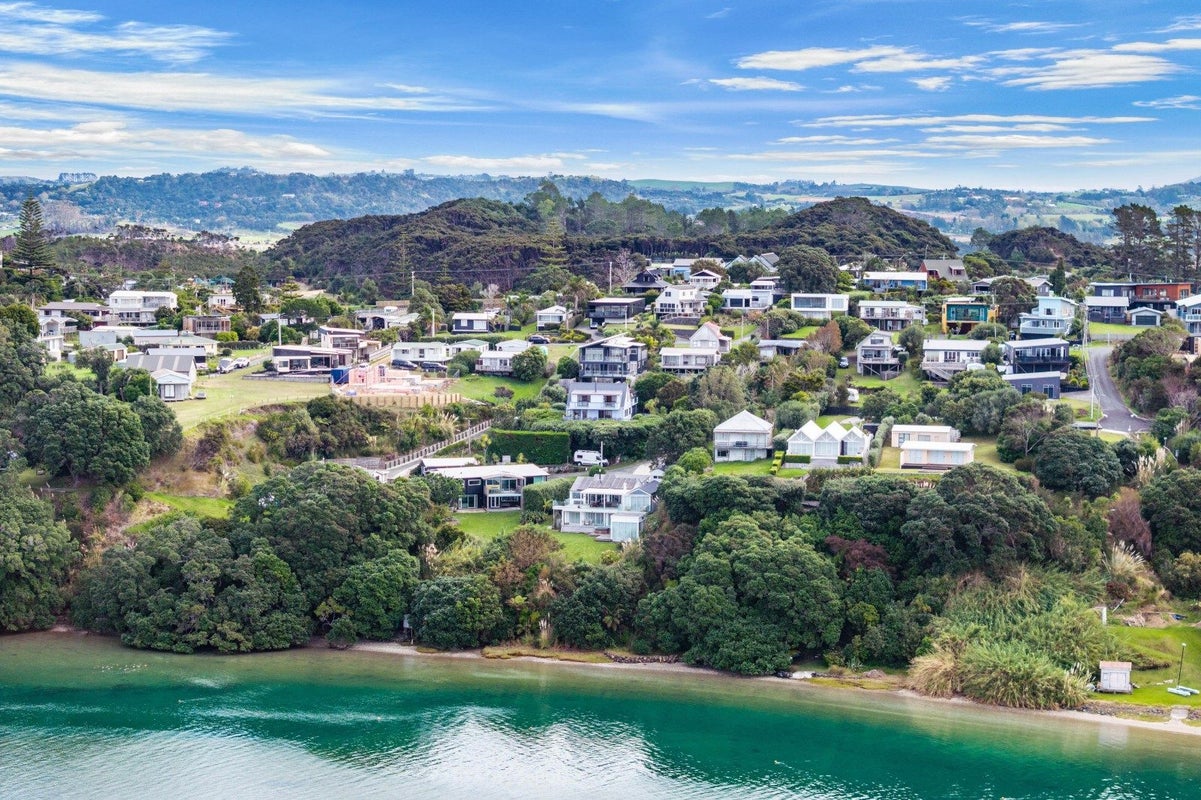 53 Eveline Street, Mangawhai Heads, Mangawhai - Carousel 2