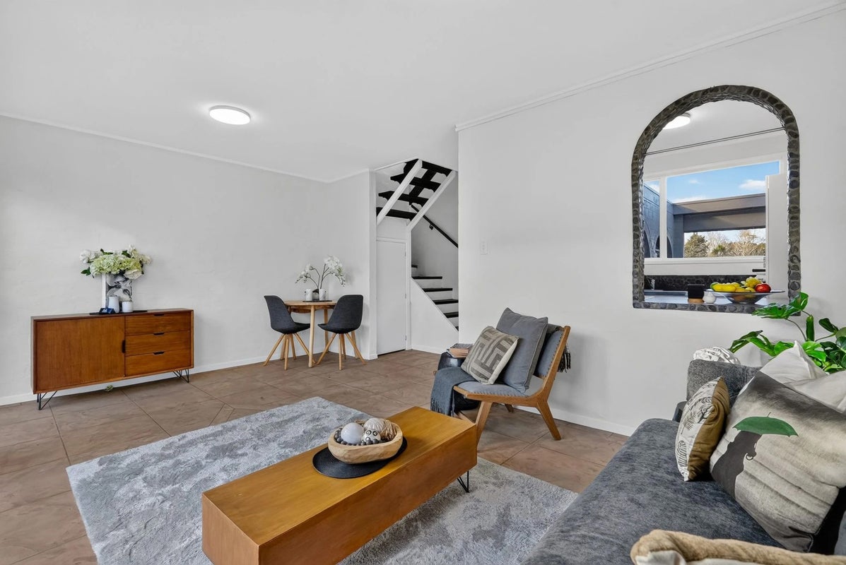 4/3 Glen Road, Browns Bay, Auckland - Carousel 2