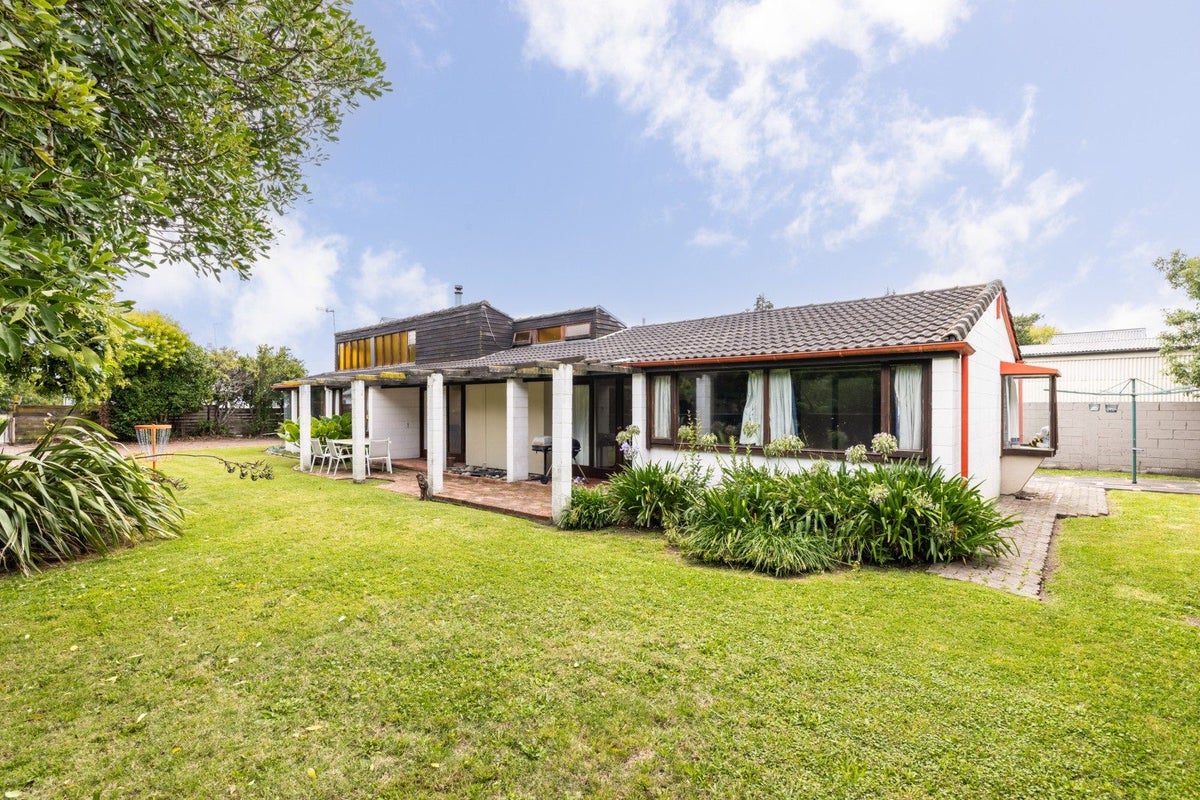 1007A Caroline Road, Mayfair, Hastings - Carousel 1