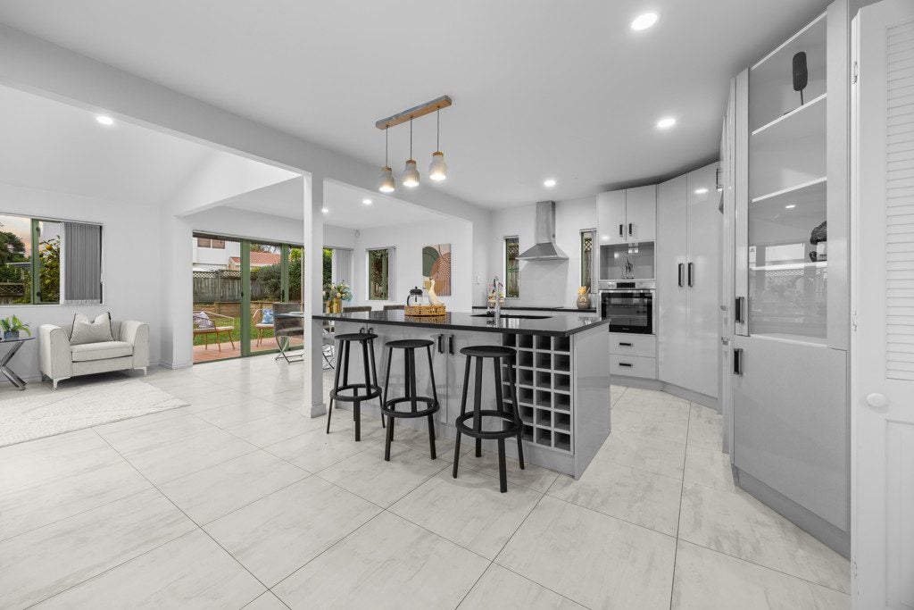 68 Marina View Drive, West Harbour, Auckland - Carousel 2