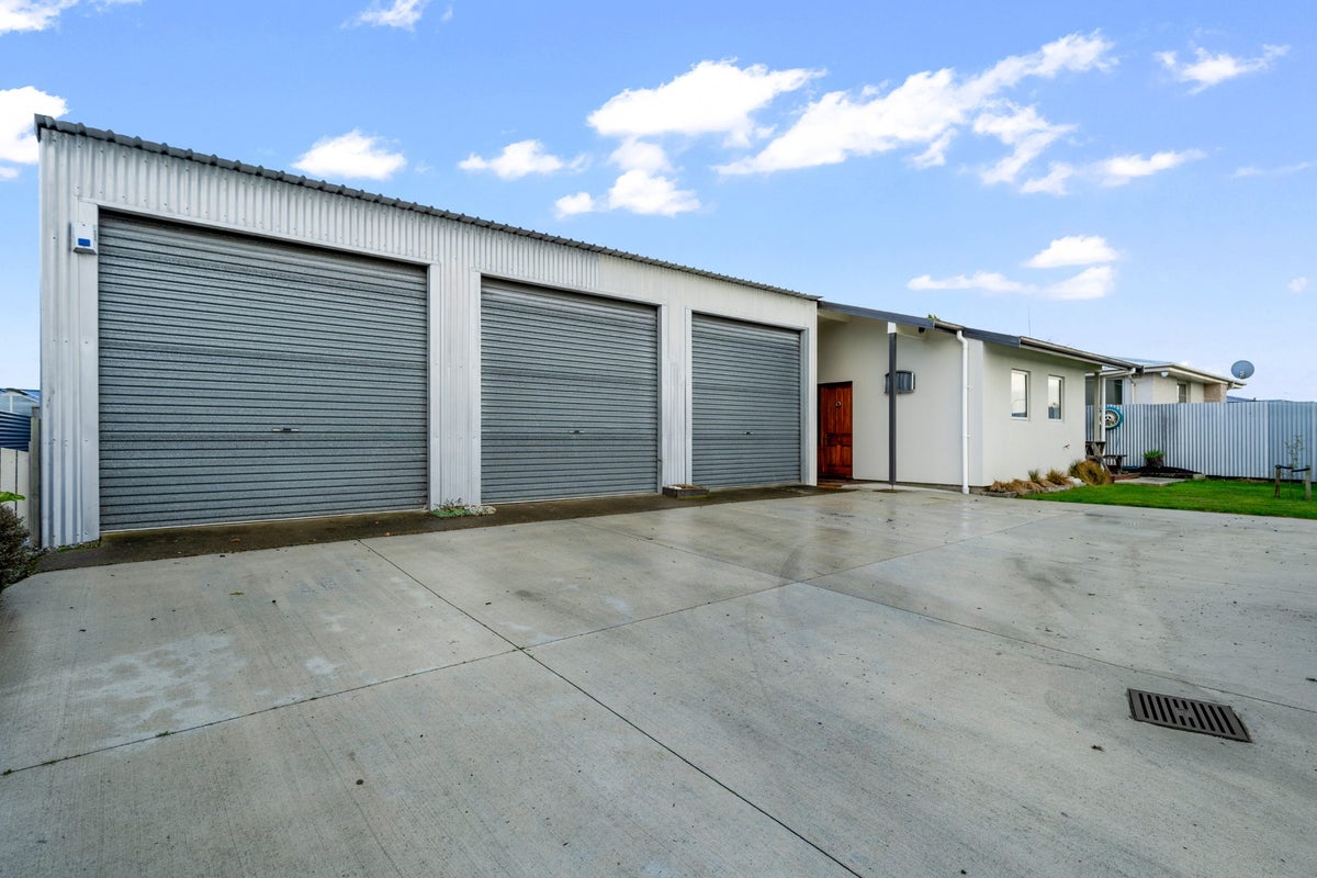 10 Carnarvon Street, Glengarry, Invercargill - Carousel 2