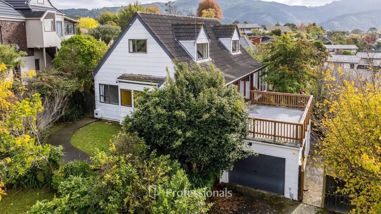 8 Sunbrae Drive, Silverstream, Upper Hutt - Carousel 1