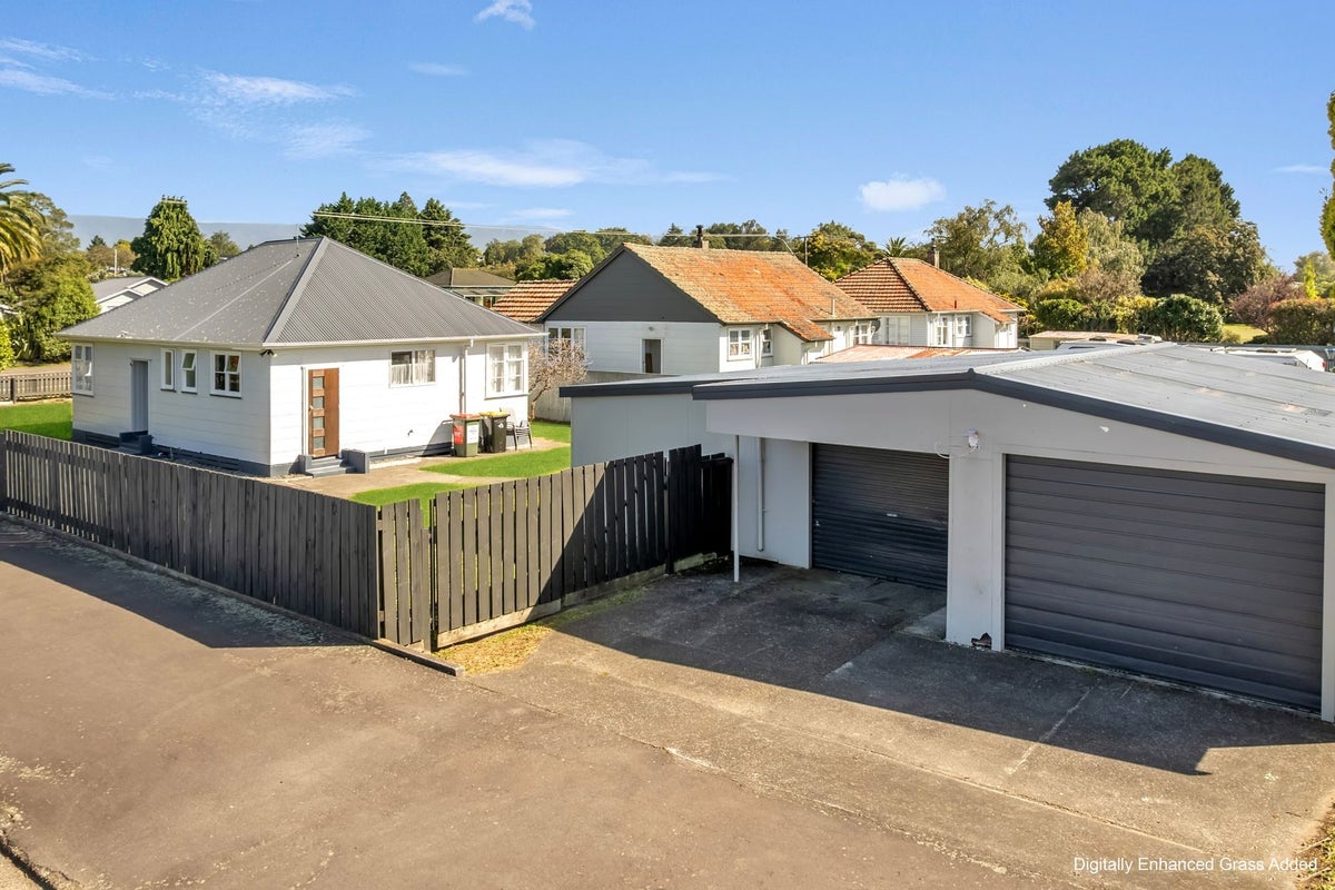 342 High Street, Dannevirke - Carousel 1