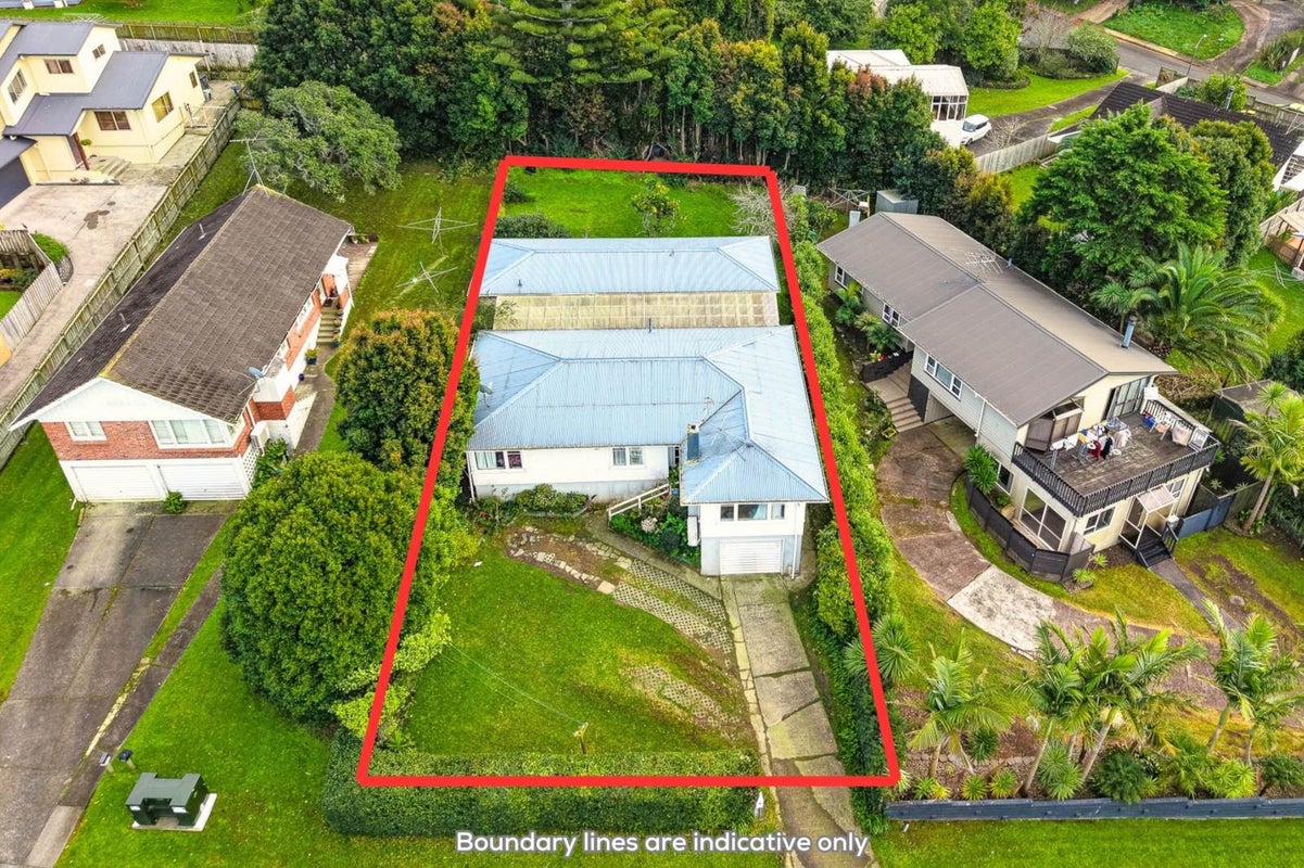 12 Bruce Road, Glenfield, Auckland - Carousel 1