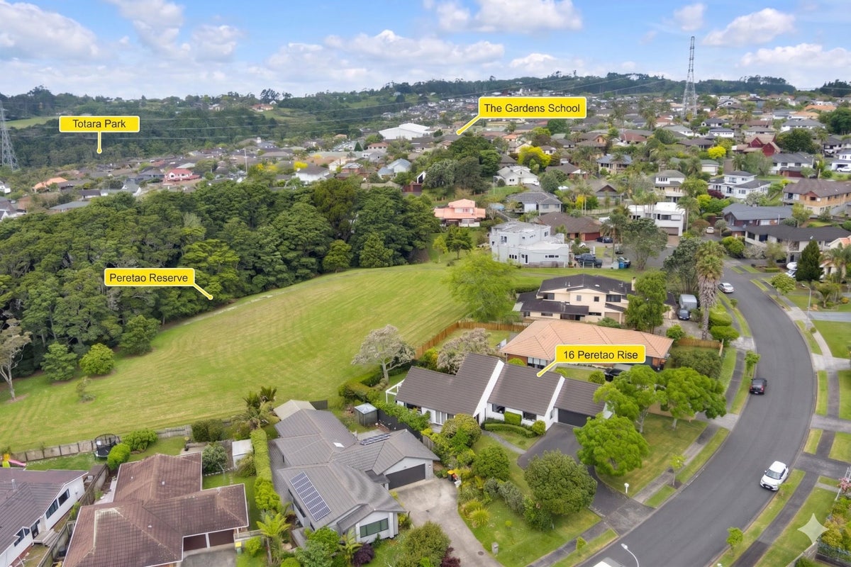 16 Peretao Rise, The Gardens, Auckland - Carousel 1