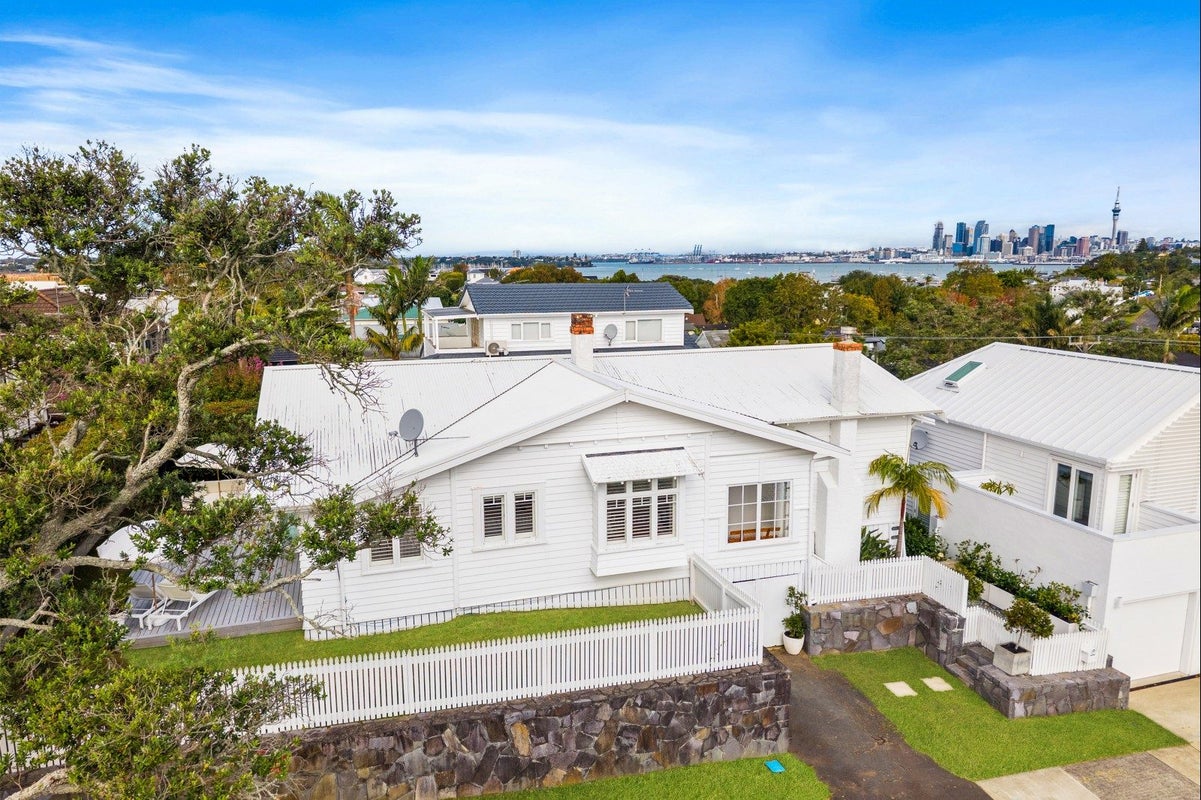 6 Belle Vue Avenue, Northcote Point, Auckland - Carousel 1
