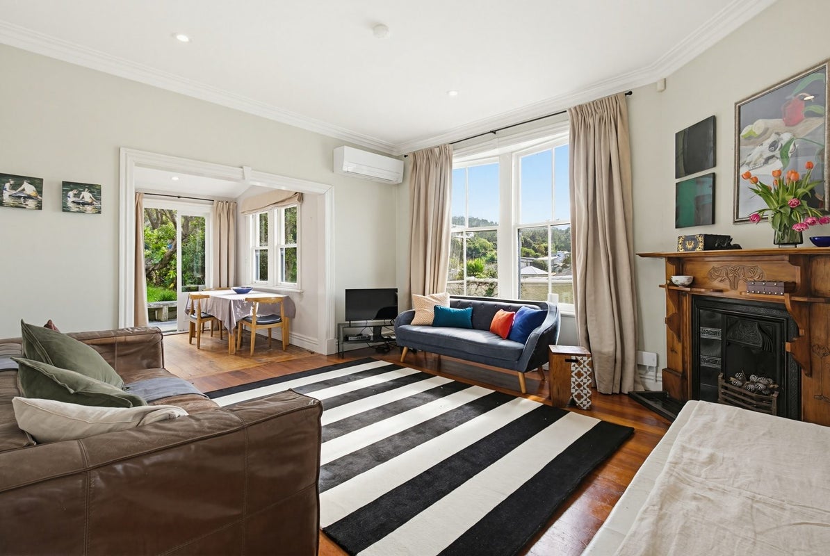32 Eden Street, Island Bay, Wellington - Carousel 2