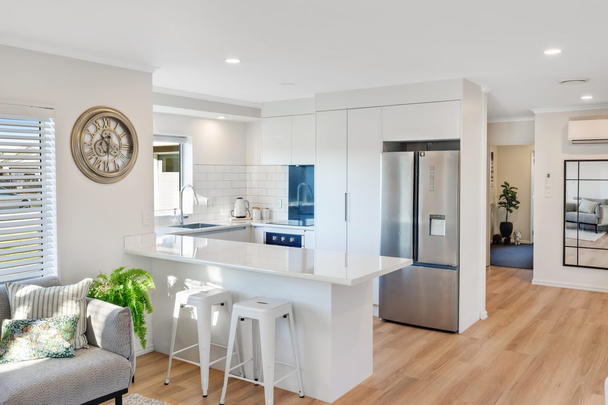 33 Kirsten Place, Parklands, Christchurch - Carousel 2