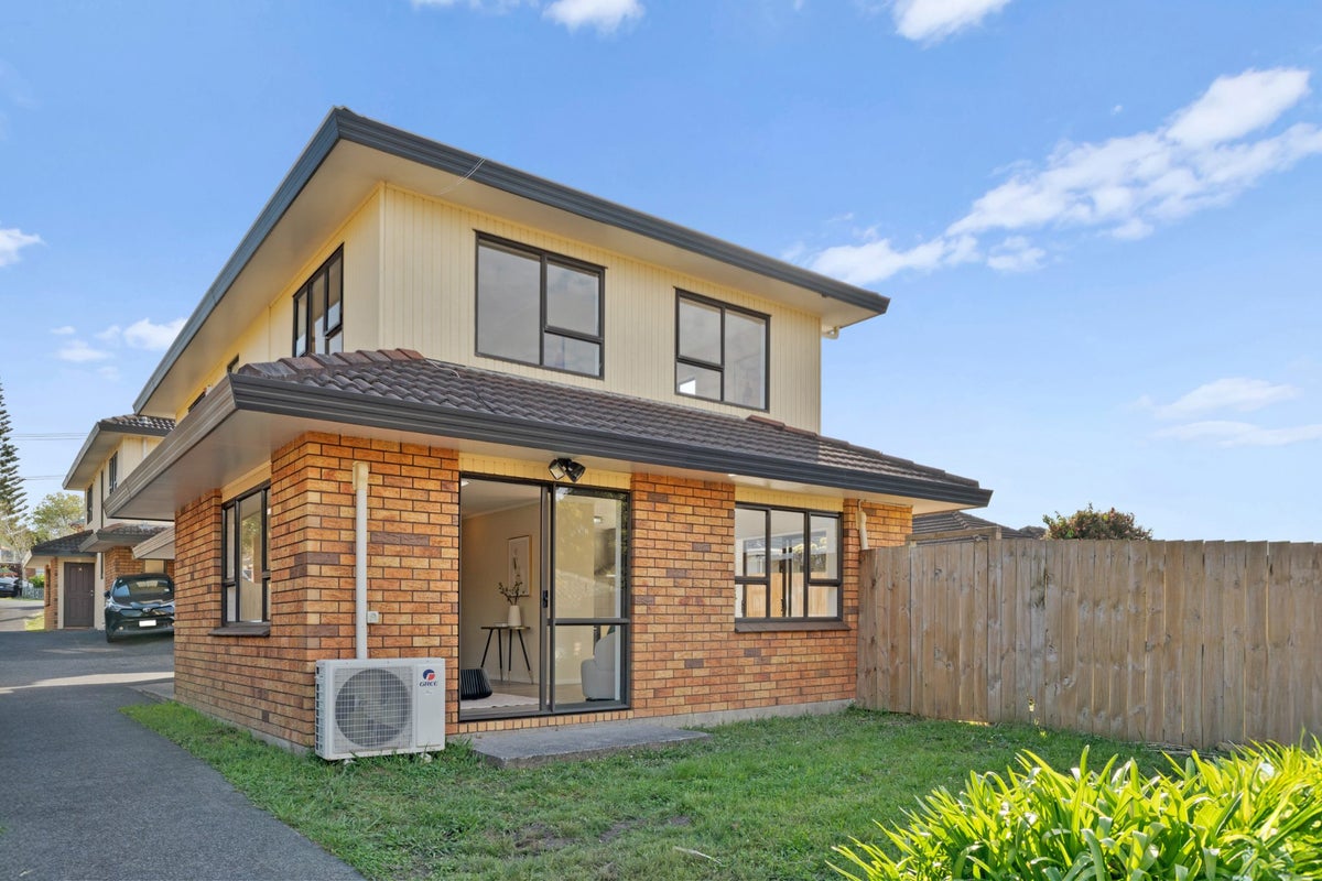 2/284 Richardson Road, New Windsor, Auckland - Carousel 2