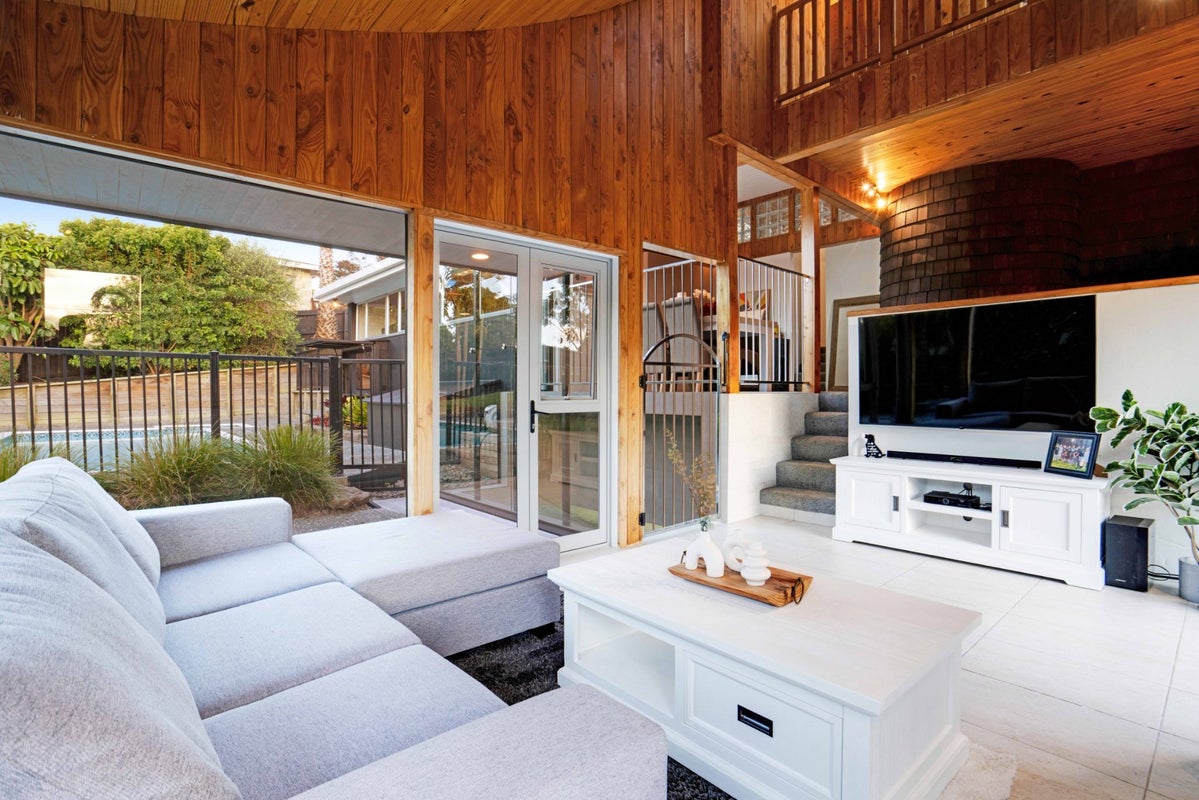 10 Caithness Place, Farm Cove, Auckland - Carousel 2