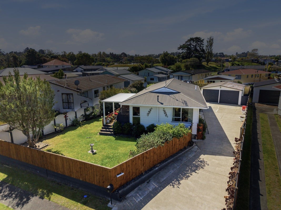 38 Hereford Street, Springvale, Whanganui - Carousel 1