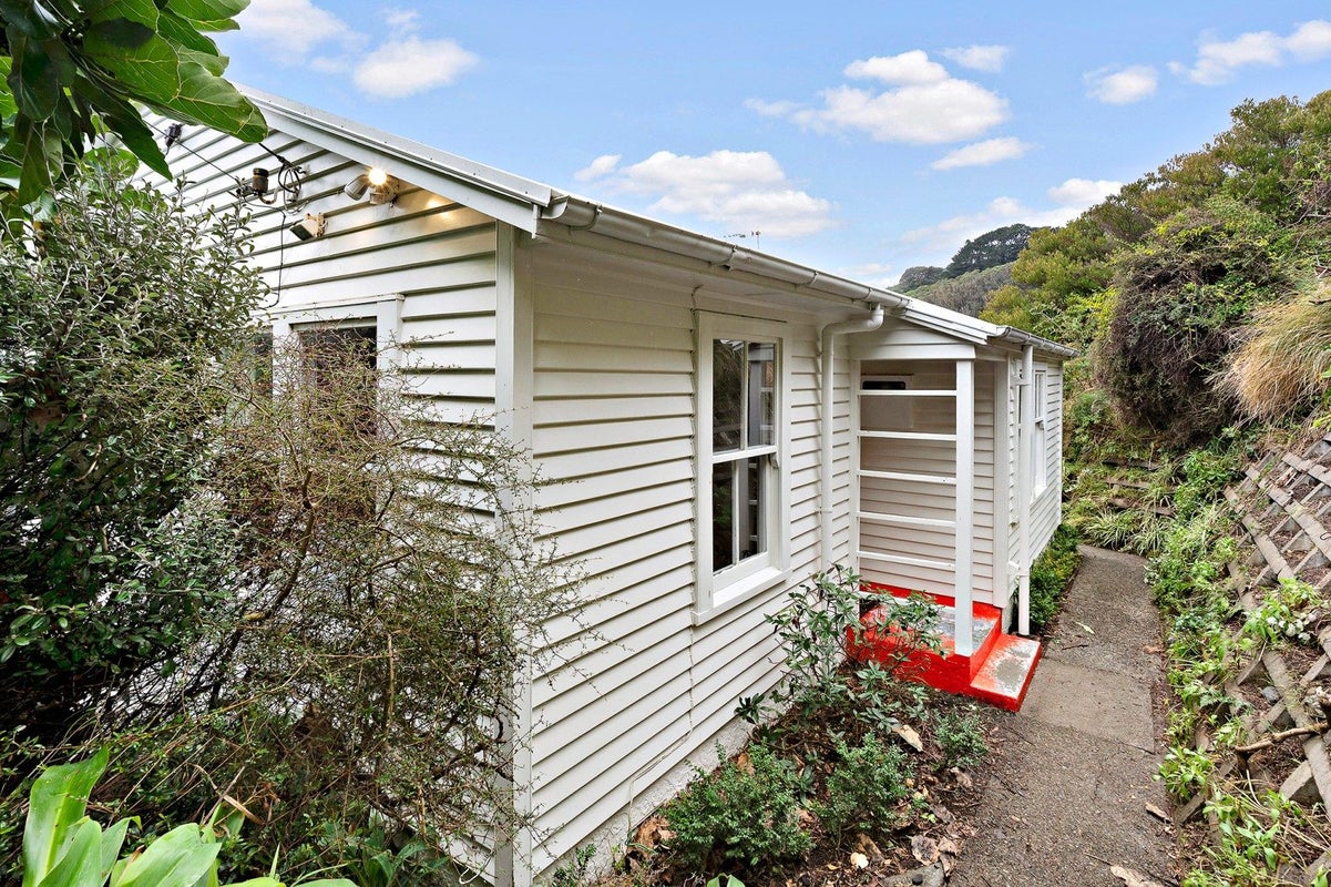 104 Sidlaw Street, Strathmore Park, Wellington - Carousel 1