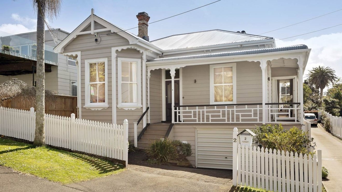 1/2 Milton Road, Northcote Point, Auckland - Carousel 1