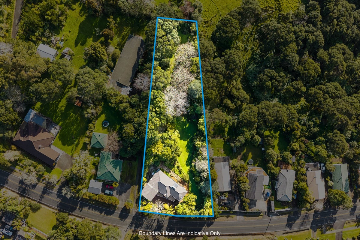 1135 Scenic Drive North, Swanson, Auckland - Carousel 1