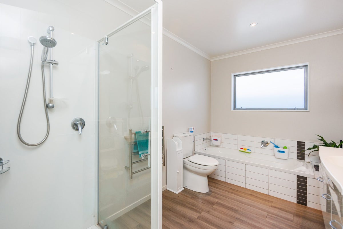 20 Ilford Place, Awapuni, Palmerston North - Carousel 13