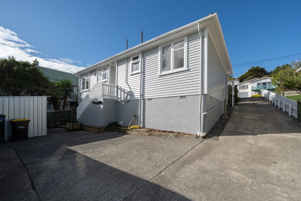 44 Taylor Terrace, Tawa, Wellington - Carousel 17