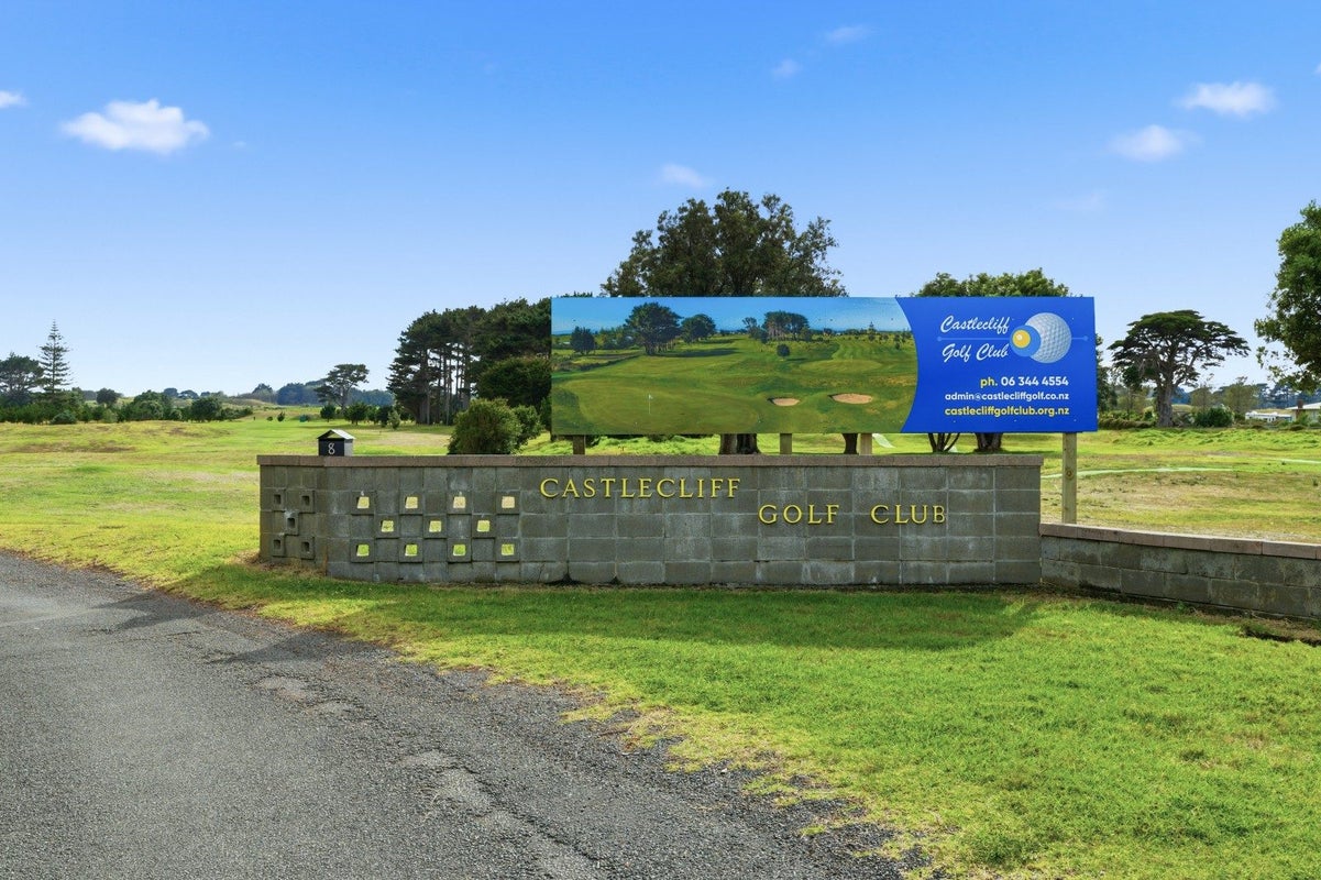 2 Awatea Street, Castlecliff, Whanganui - Carousel 2