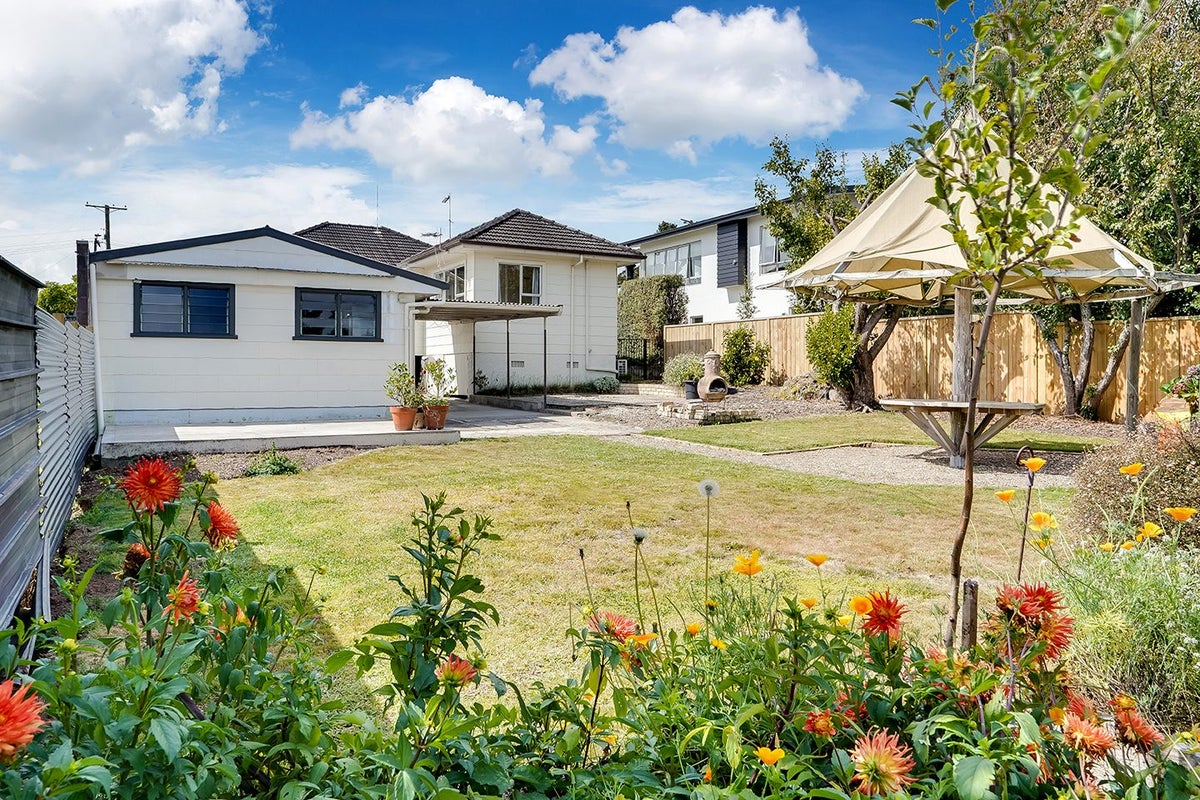 6 Elizabeth Street, Beerescourt, Hamilton - Carousel 1