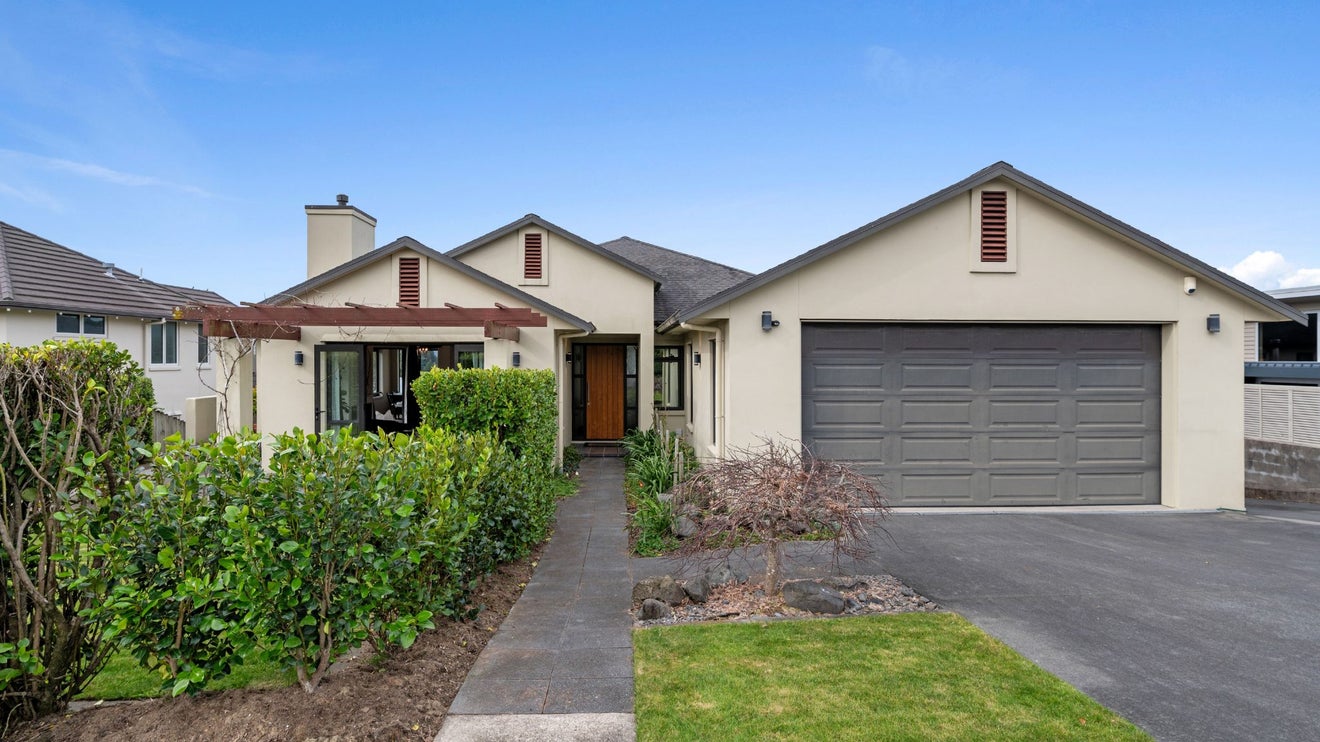 36 Great West Road, Matipo Heights, Rotorua - Carousel 1