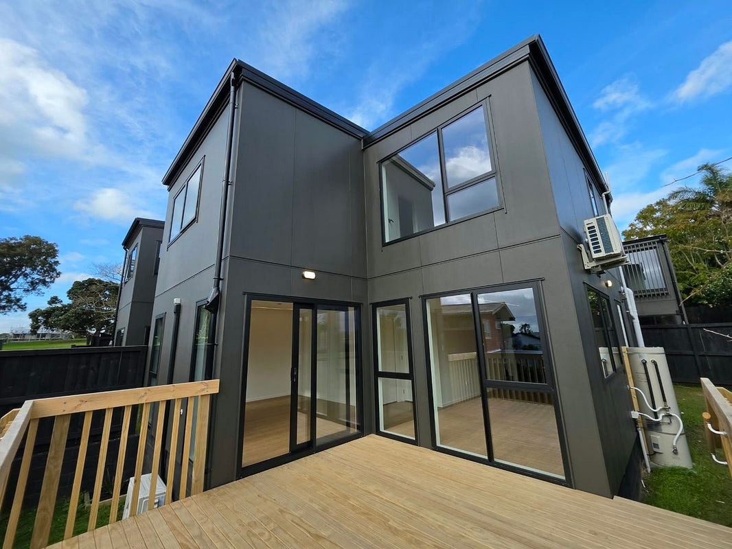 18F Sunnyhill Crescent, Sunnyhills, Auckland - Carousel 1