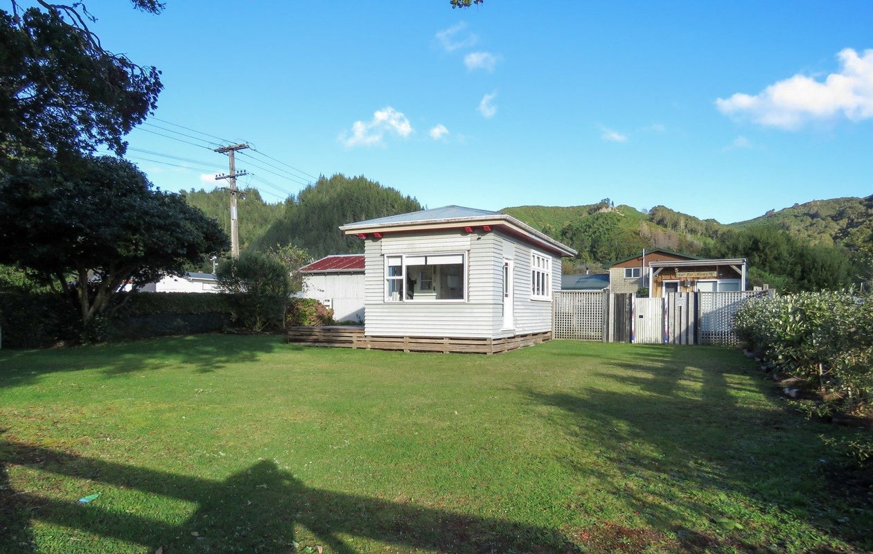 1 Church Street, Reefton, Reefton - Carousel 1