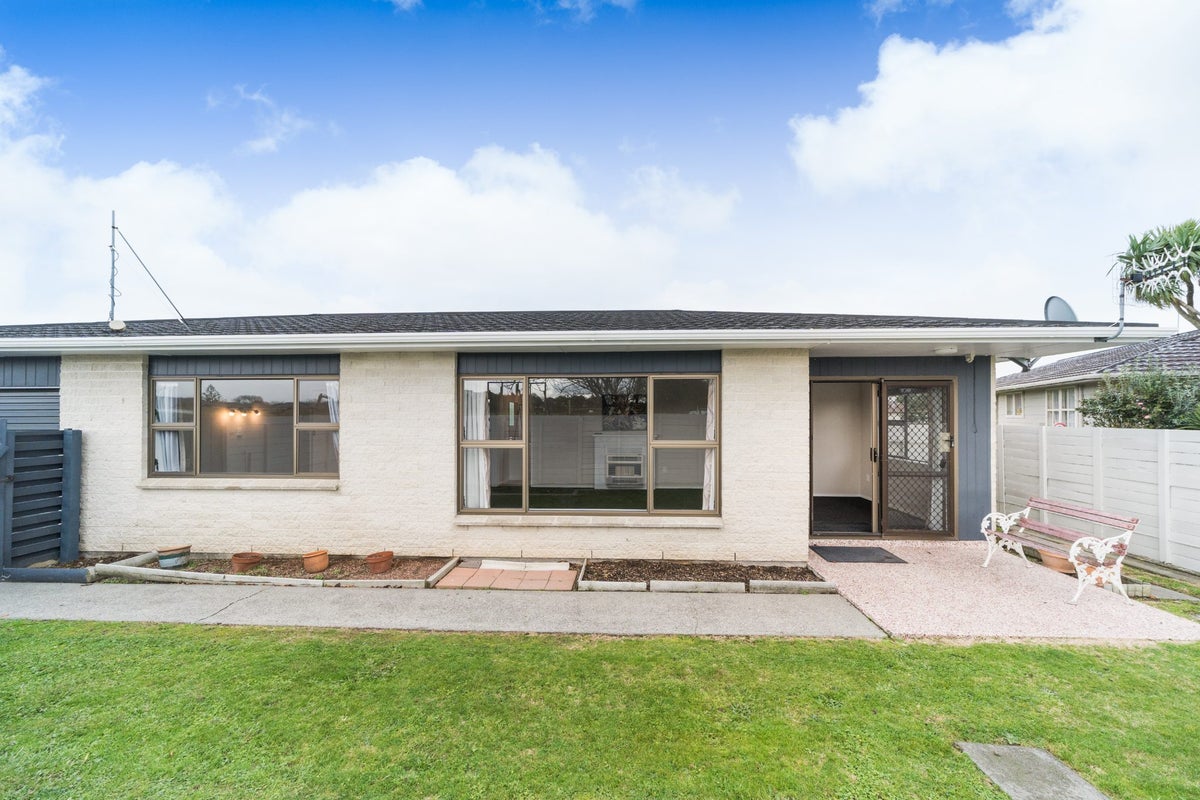 130 Milson Line, Milson, Palmerston North - Carousel 19