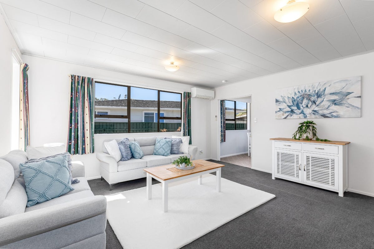 10 Indiana Grove, Totara Park, Upper Hutt - Carousel 2