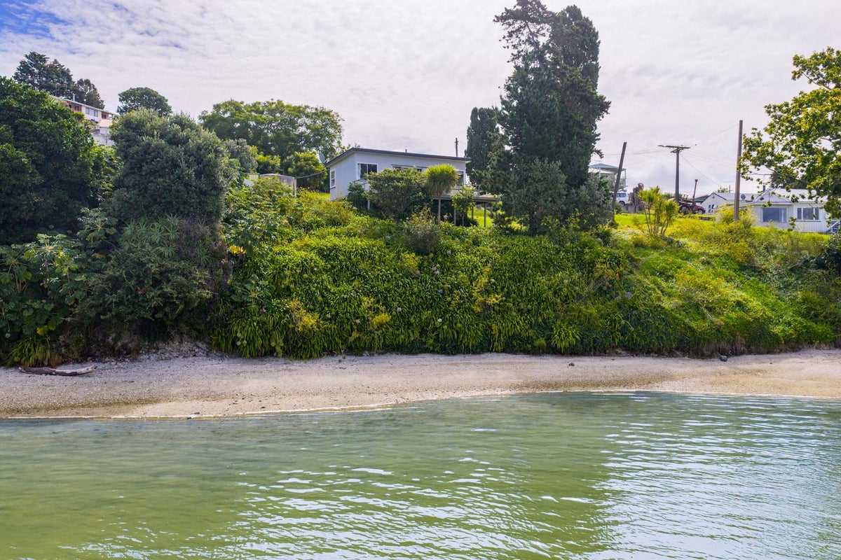 16 Fisher Street, Pahi, Paparoa - Carousel 1