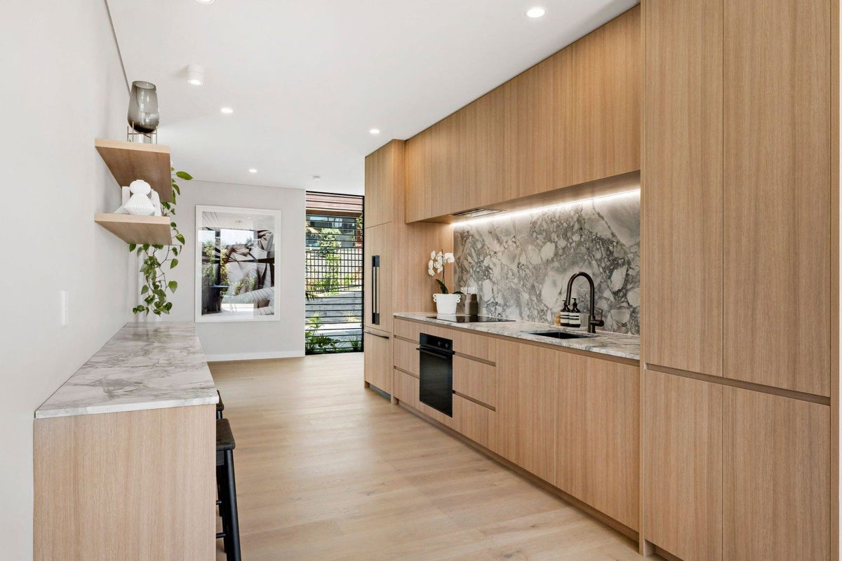 21E Arahia Street, Northcote, Auckland - Carousel 2