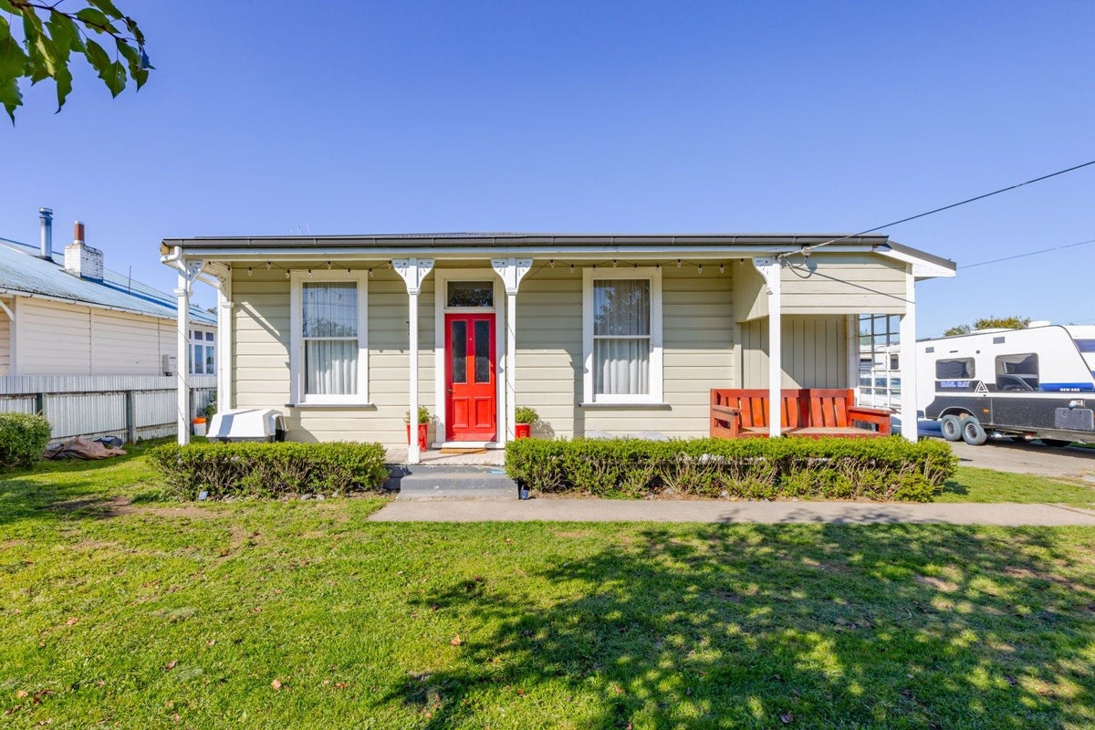 8 Russell Street, Otane - Carousel 2