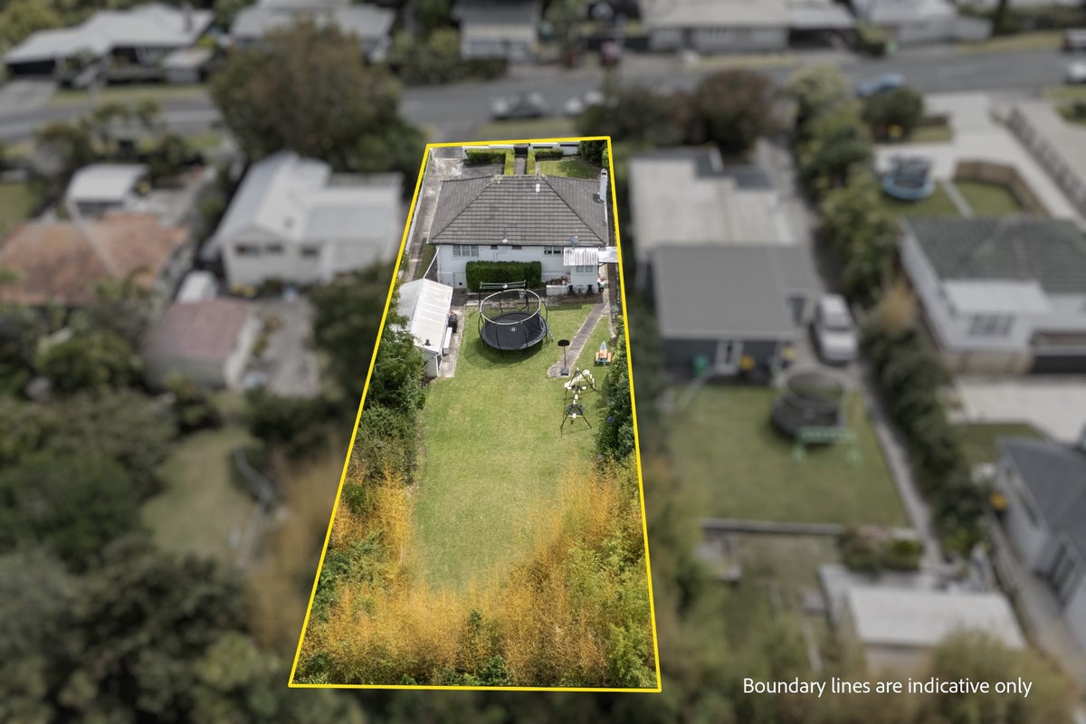 28 Norman Road, Titirangi, Auckland - Carousel 1